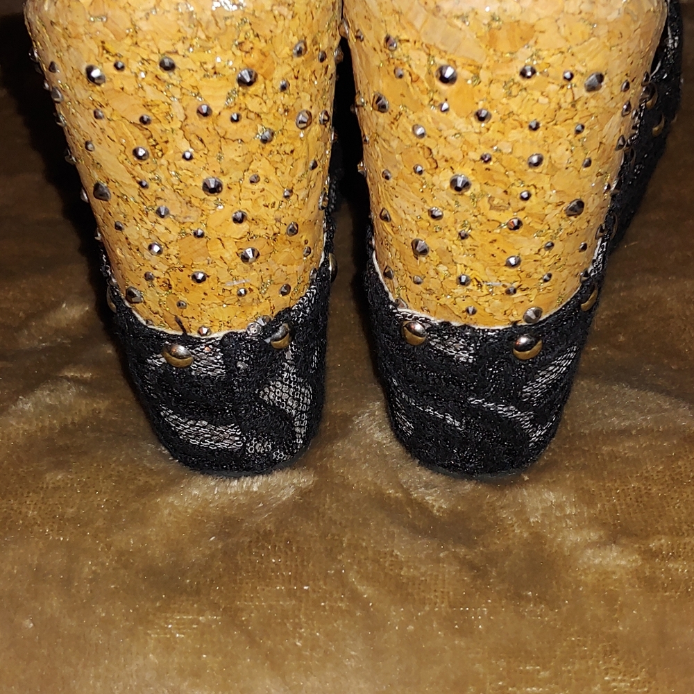 Women's Wedge Sandals - Picture 3 of 7